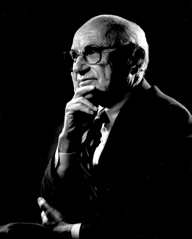 800px-Portrait_of_Milton_Friedman Milton Friedman, économiste américain, Prix Nobel 1976